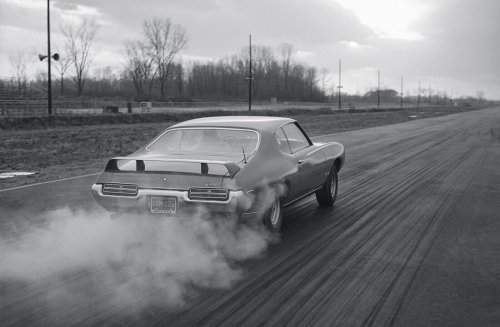 Muscle Cars, Tire-Smoking Pics of '70s Muscle Cars in Their Heyday