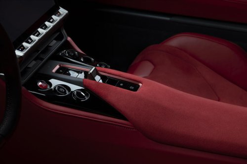 トヨタが新型車「GR GT」「GR GT3」を発表 「トヨタ2000GT」などの流れをくむ新たな旗艦モデル