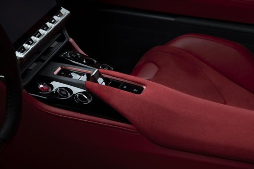 トヨタが新型車「GR GT」「GR GT3」を発表 「トヨタ2000GT」などの流れをくむ新たな旗艦モデル