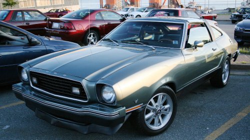 9 luxury coupes from the ’70s collectors are rediscovering