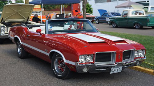 12 muscle cars that still deliver insane bang for the buck