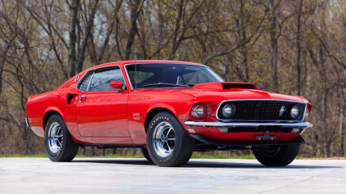 The most hardcore manual muscle car ever