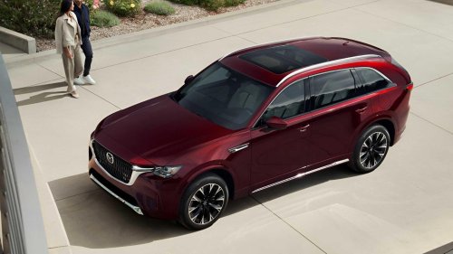 This mainstream SUV gives luxury SUVs a run for their money