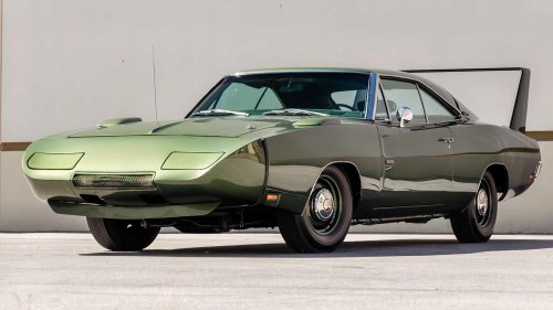 The first American car to break 200 mph