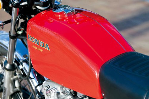 ホンダ「ドリームCB400FOUR」（1974年）当時の400ccクラスに唯一登場した4気筒スポーツモデル【空冷4発ヨンヒャク回顧録】