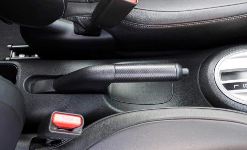 Cuidado con el freno de mano en invierno: si en algunas circunstancias se acciona, puede provocar una costosa avería