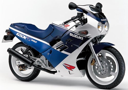 超高回転型エンジンが魅力! 4スト・250ccレーサーレプリカの歴史｜地方選手権で行われていたSP250レースで大活躍したカテゴリー