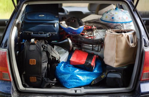 Cinturones traseros: se deben abrochar aunque no viaje nadie en esta zona y esta es la razón de vital importancia