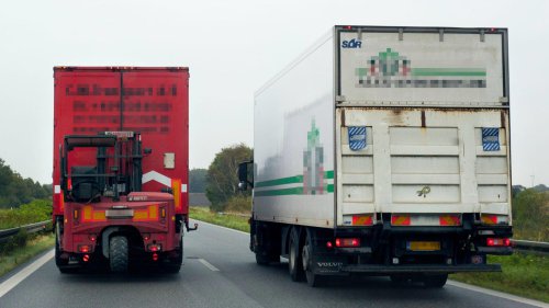 10 things truck drivers hate that cars do &amp; vice versa