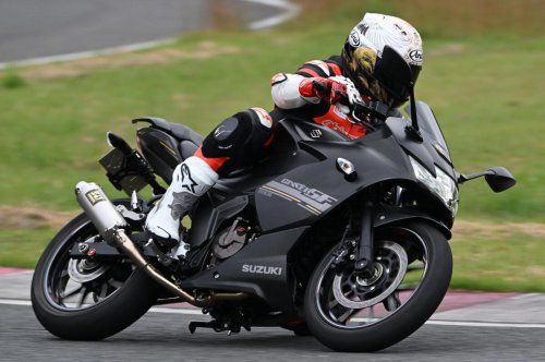 250ccがここまで化ける! ヨシムラサイクロンでジクサーSF250が“ひとクラス上の走り”に進化