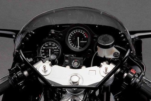 ホンダ「CBR400RR（NC23）」（1988年）｜エアロボディのCBR400R/NC23を元に車体を主に改良しRRを初めて名乗ったレプリカ