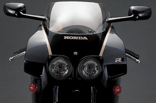 ホンダ「CBR400RR（NC23）」（1988年）｜エアロボディのCBR400R/NC23を元に車体を主に改良しRRを初めて名乗ったレプリカ