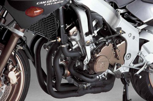 ホンダ「CBR400RR（NC23）」（1988年）｜エアロボディのCBR400R/NC23を元に車体を主に改良しRRを初めて名乗ったレプリカ