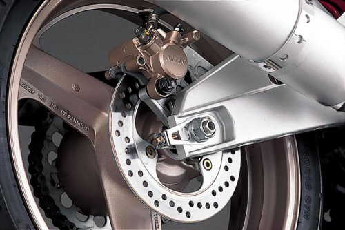 ホンダ「CBR400RR（NC23）」（1988年）｜エアロボディのCBR400R/NC23を元に車体を主に改良しRRを初めて名乗ったレプリカ