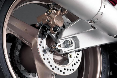 ホンダ「CBR400RR（NC23）」（1988年）｜エアロボディのCBR400R/NC23を元に車体を主に改良しRRを初めて名乗ったレプリカ