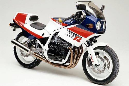 ホンダ「CBR400RR（NC23）」（1988年）｜エアロボディのCBR400R/NC23を元に車体を主に改良しRRを初めて名乗ったレプリカ