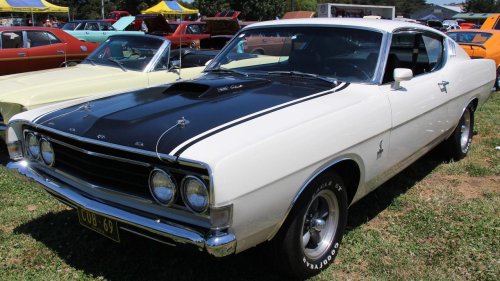 12 classic muscle cars that still dominate car shows today