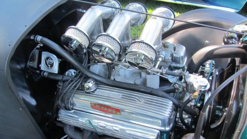 10 underrated V8s still worth hunting down