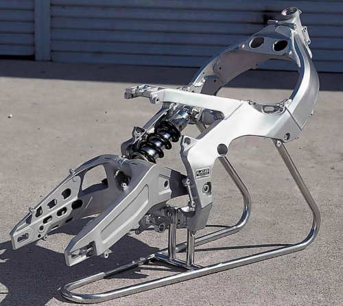 ホンダ「CBR400RR（NC29）」（1990年）新エンジンと低重心フレームによって第2世代に進化した“RR”