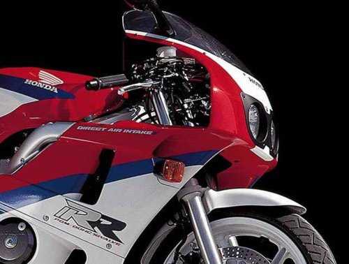 ホンダ「CBR400RR（NC29）」（1990年）新エンジンと低重心フレームによって第2世代に進化した“RR”