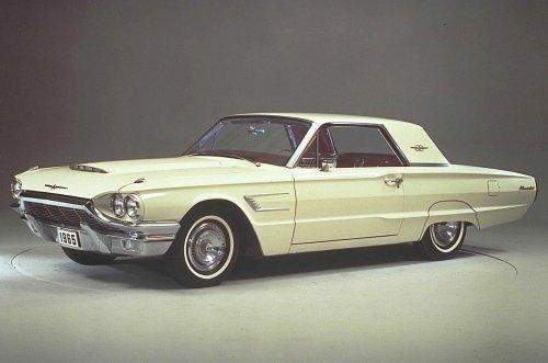 The excellent story of the Ford Thunderbird