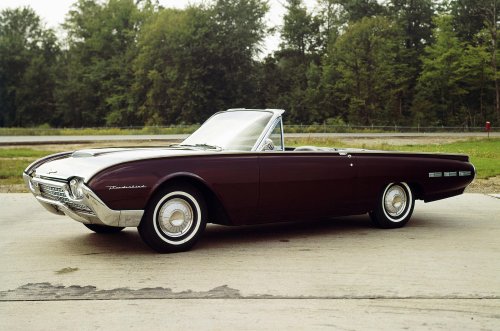 The excellent story of the Ford Thunderbird