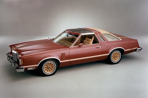 The excellent story of the Ford Thunderbird