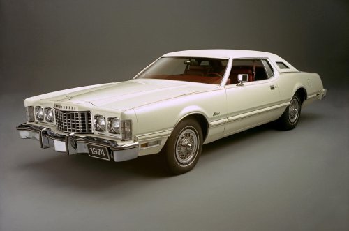 The excellent story of the Ford Thunderbird
