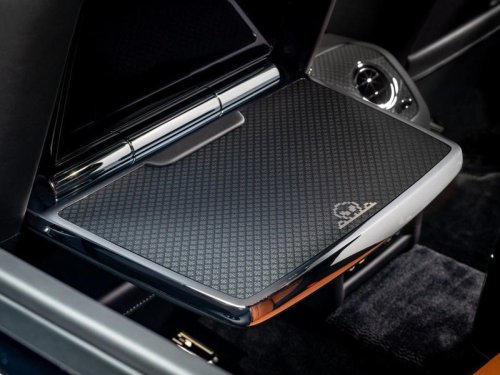 「8ビットで武装したゴースト」ロールスロイスが70年代アーケードを車内にそのまま召喚した