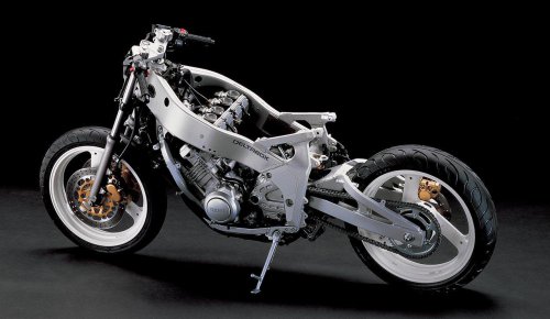 ヤマハ「FZR400（1WG）」（1988年）86年の初期型FZRを元にエンジンを改良し排気デバイスを加える