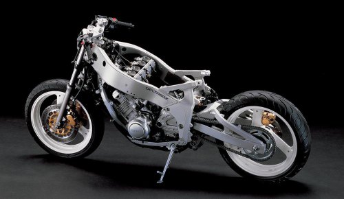 ヤマハ「FZR400（1WG）」（1988年）86年の初期型FZRを元にエンジンを改良し排気デバイスを加える