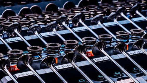 Why is the twin-turbo V8 now the go-to for high-performance cars?