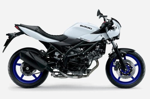 スズキ『SV650X』ってどんなバイク？ 燃費や足つき性、スペックの他、おすすめポイントや装備を解説します！【スズキのバイク！の新車図鑑▶650cc編／SUZUKI SV650X（2025）】