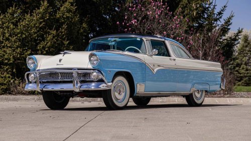 Chrysler, 1955 Chrysler C-300: First production car to break 300 HP