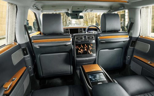 トヨタがセンチュリー（セダン）を一部改良、トヨタ最高峰のショーファーカーはさらに進化