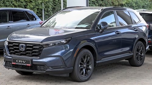 20 Cars You See Everywhere You Go In America