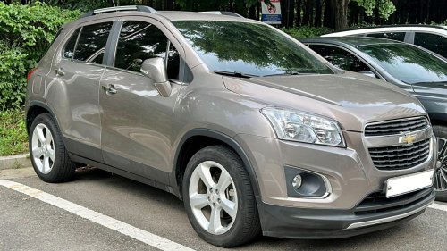 20 Cars You See Everywhere You Go In America