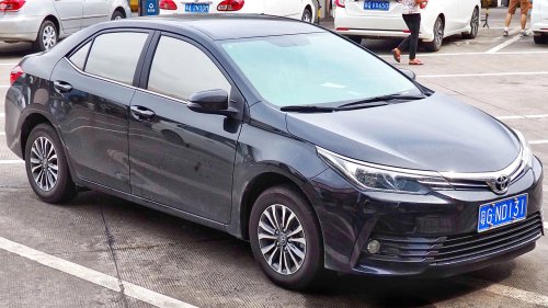 20 Cars You See Everywhere You Go In America