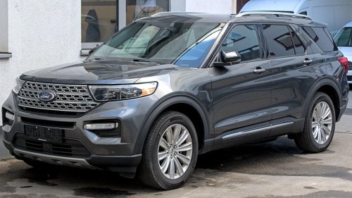 20 Cars You See Everywhere You Go In America