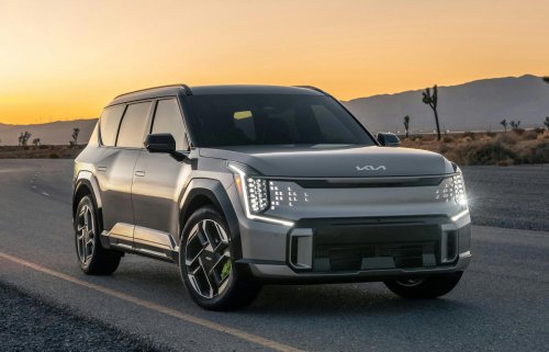 Kia EV9's March lease deals make the Tesla Model X hard to justify