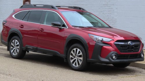 20 Cars You See Everywhere You Go In America