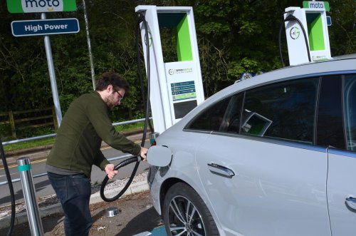 Coches híbridos enchufables con la mayor autonomía en modo eléctrico