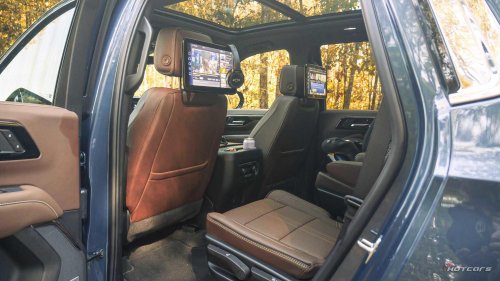 5 three-row SUVs with V8 engines still available in 2024