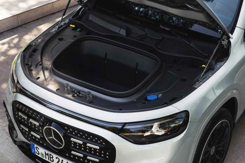 メルセデス・ベンツが、新型「GLB」を発表。まずはバッテリーEVの「EQテクノロジー」から販売開始