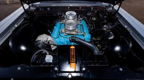 Pontiac, Pontiac sold a 465-HP four-door in 1962 because the NHRA made them