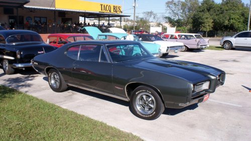11 classic cars that surprised drivers with their performance