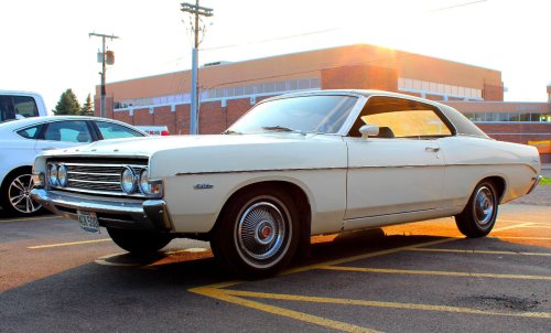 20 vintage photos of cars from the smokin’ seventies