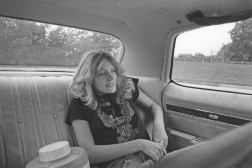 20 vintage photos of cars from the smokin’ seventies