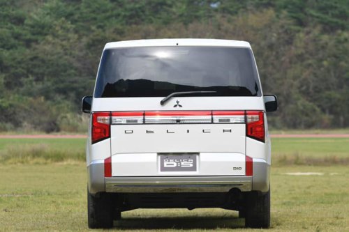 三菱 デリカD:5の売れ行きが倍増した理由は? 最新マイナーチェンジの進化点と唯一無二の魅力を解説