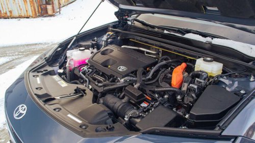 Nissan Murano vs Toyota Crown Signia comparison